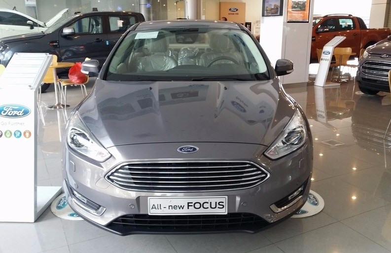 Bán Ford Focus đời 2017, màu đỏ, nhập khẩu -9