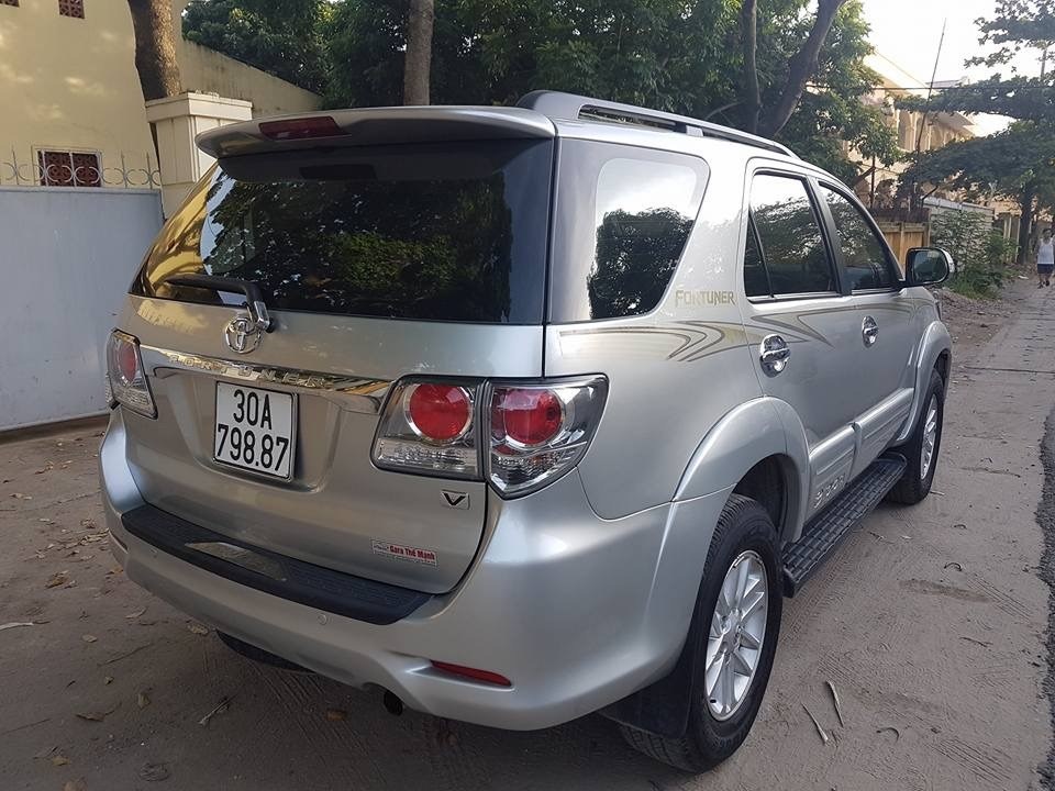 Bán lại xe Toyota Fortuner V đời 2013, màu bạc, nhập khẩu  -4