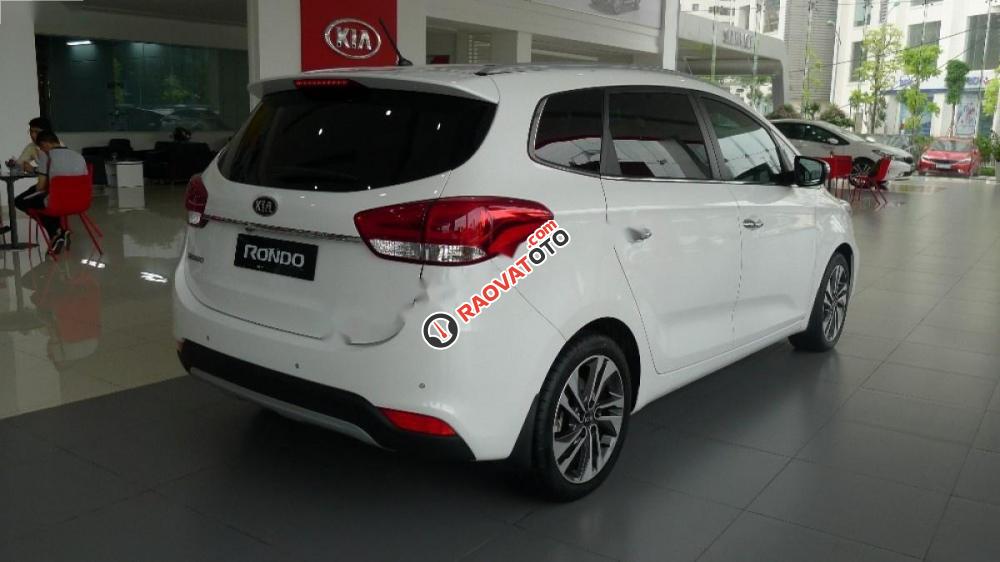 Cần bán Kia Rondo năm 2017, màu trắng-5