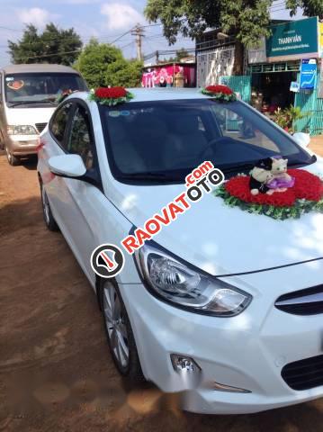 Cần bán Hyundai Accent đời 2012, màu trắng-1