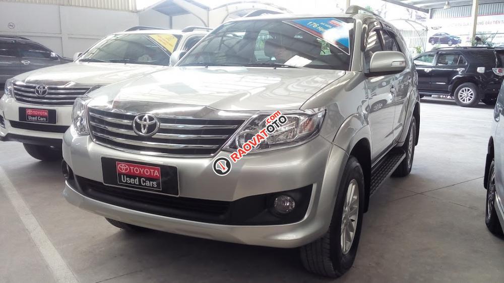 Bán Toyota Fortuner 2.7V (4x2) đời 2012, màu bạc-0