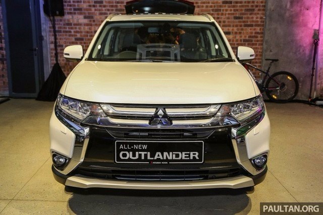 Bán Mitsubishi Outlander đời 2017, màu trắng, nhập khẩu-13