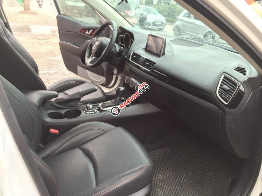 Bán Mazda 3 1.5 AT đời 2016, màu trắng, giá chỉ 639 triệu-6