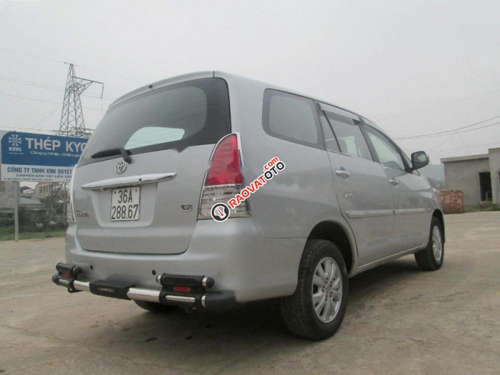 Bán xe Toyota Innova G 2010, màu bạc chính chủ-2