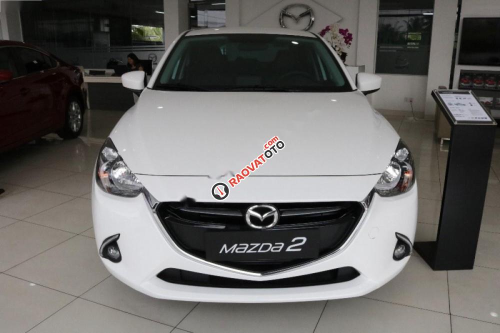 Cần bán Mazda 2 1.5 AT đời 2017, màu trắng-0