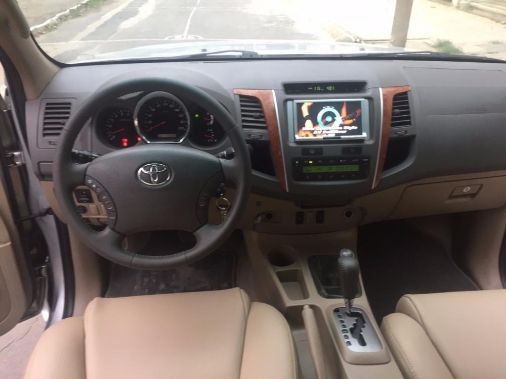 Bán Toyota Fortuner đời 2012, màu bạc, nhập khẩu, số tự động -9