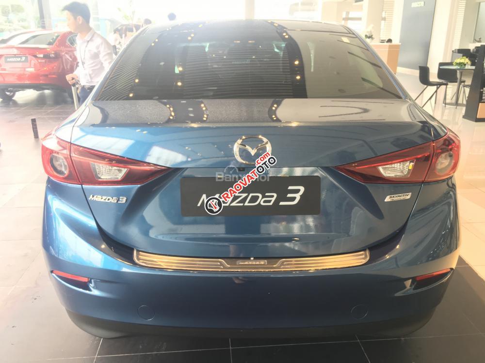 Mazda Phạm Văn Đồng giao ngay Mazda 3 Facelift 2017 đủ 8 màu, hỗ trợ trả góp tới 90%- LH 0977.759.946-9