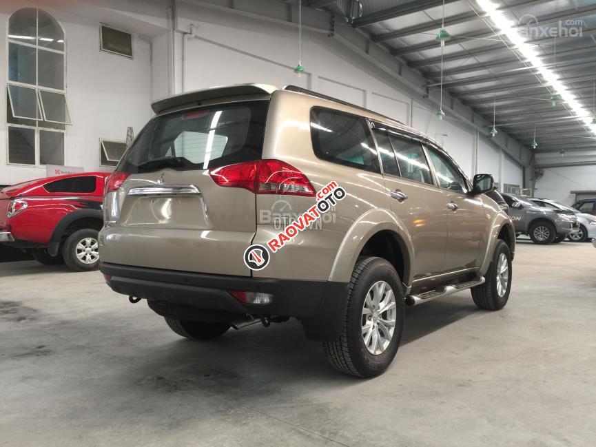 Bán Mitsubishi Pajero Sport năm 2017, màu ghi vàng, giao xe ngay, thủ tục nhanh-2