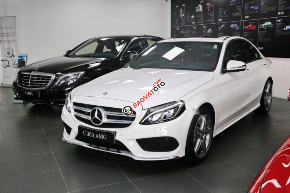 Bán xe Mercedes C300 AMG đời 2017, màu trắng như mới-1