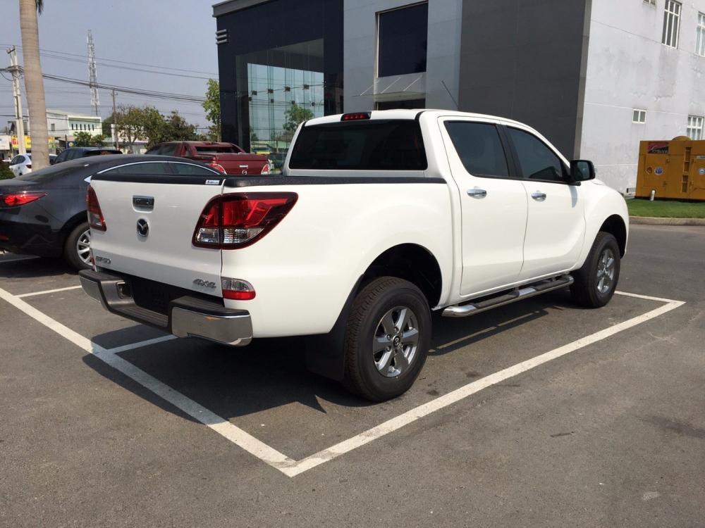 Bán ô tô Mazda BT 50 2017, màu trắng, xe nhập-2