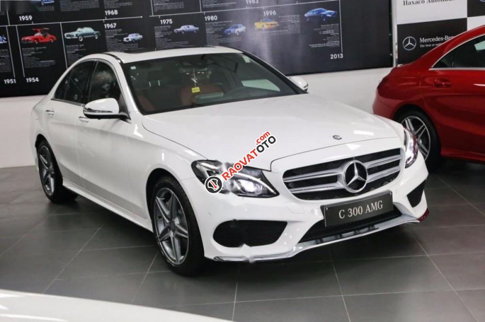 Bán xe Mercedes C300 AMG đời 2017, màu trắng như mới-3