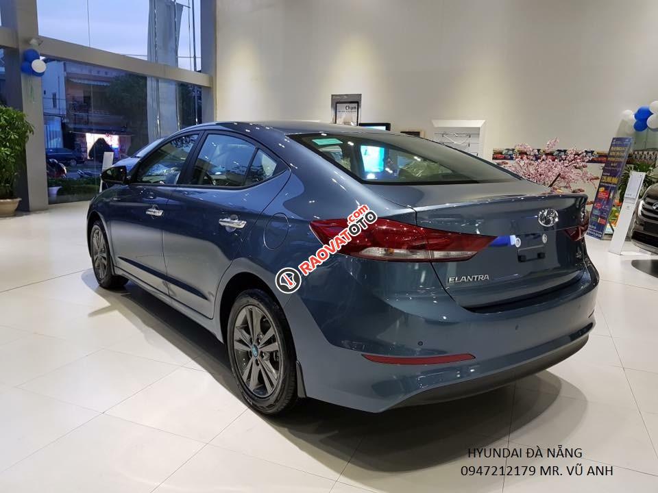 Xe Hyundai Elantra 2018 màu xanh - Đà nẵng, giảm giá 80 triệu, chỉ còn 549 triệu, Lh: 0941 295 79-5