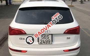 Cần bán xe Audi Q5 3.2 đời 2010, màu trắng chính chủ-0