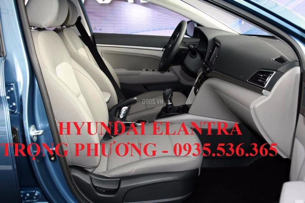 Cần bán Hyundai Elantra đời 2017, màu đen, nhập khẩu-19