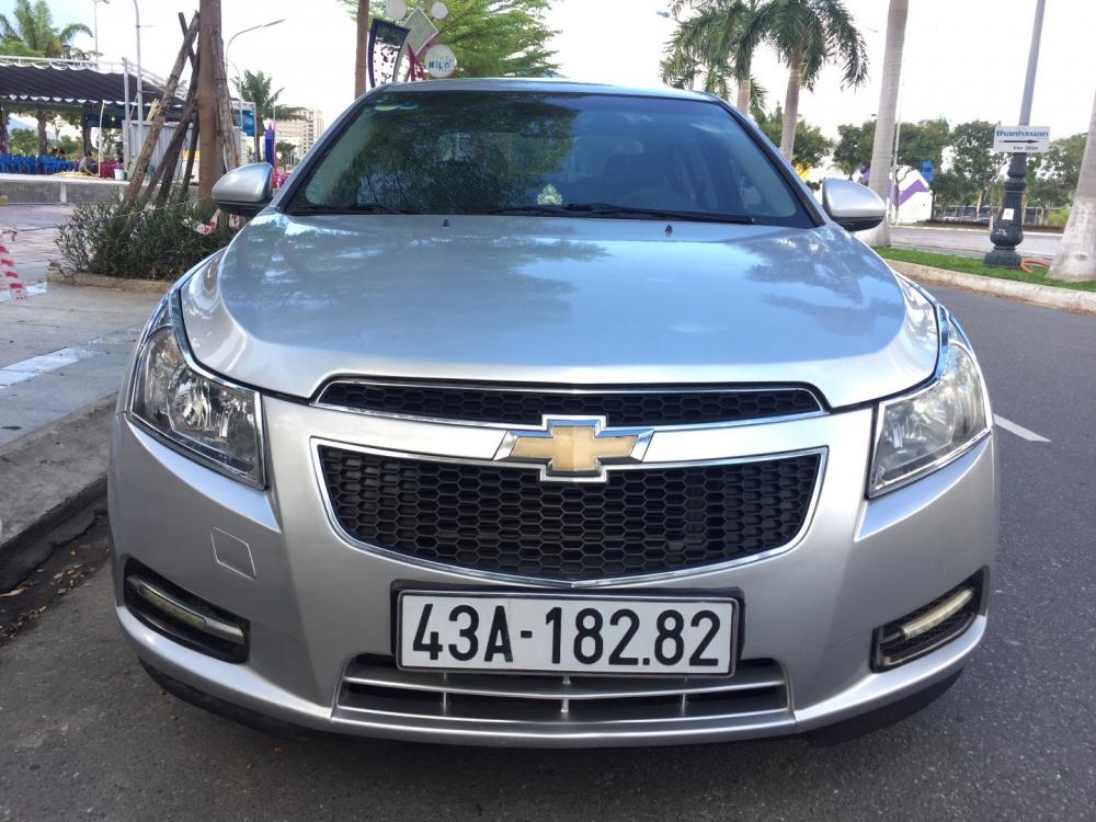 Chính chủ bán xe Chevrolet Cruze đời 2010, màu bạc, nhập khẩu-9
