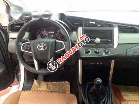 Bán ô tô Toyota Innova sản xuất 2017, giá tốt-3