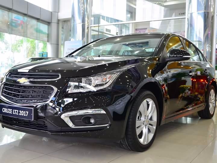 Bán xe Chevrolet Cruze đời 2017, màu đen, xe nhập-4