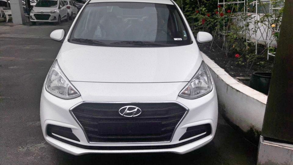 Cần bán Hyundai Grand i10 đời 2017, màu trắng, xe nhập-1