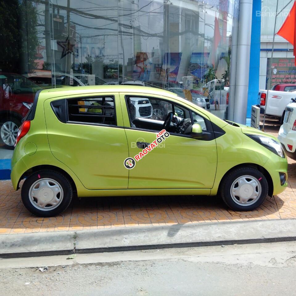 Chevrolet Spark 2017, hỗ trợ vay ngân hàng 80%. Gọi Ms. Lam 0939193718-3