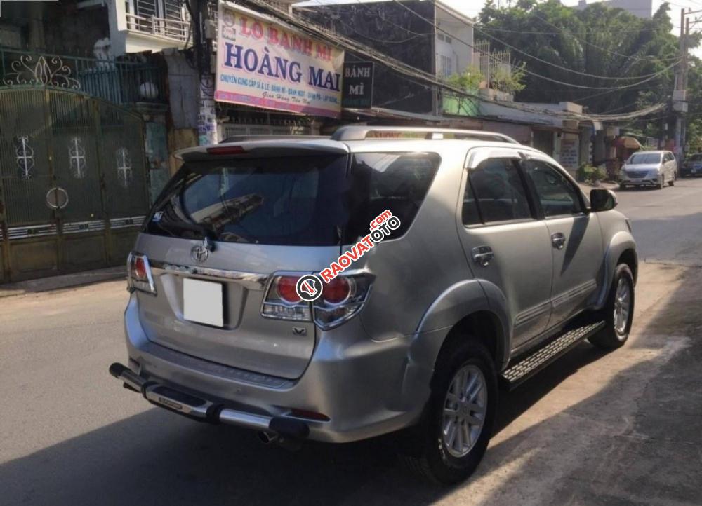 Cần bán xe Toyota Fortuner 2.7V 4x2 đời 2014, màu bạc, giá chỉ 795 triệu-1