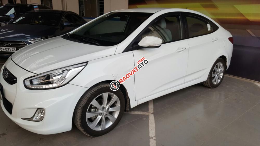 Bán Hyundai Accent 1.4MT số sàn, nhập Hàn Quốc 2016 màu trắng, biển Sài Gòn-5