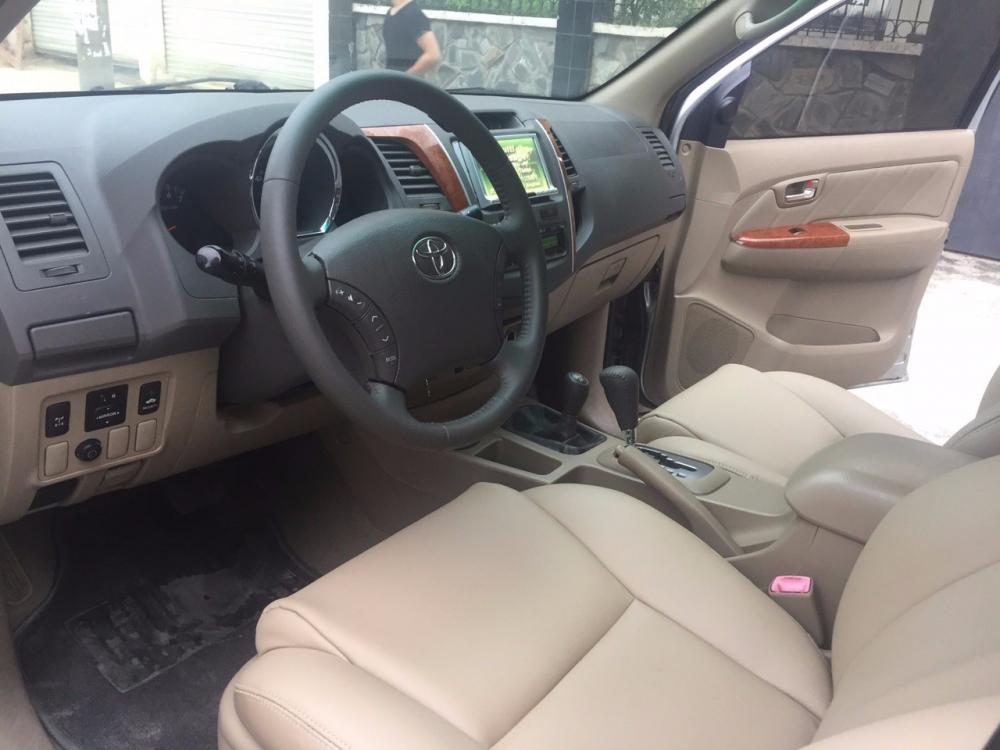 Bán Toyota Fortuner đời 2012, màu bạc, nhập khẩu, số tự động -7