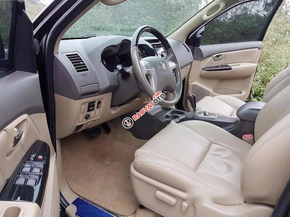 Cần bán xe Toyota Fortuner 2.7V 4x2 AT đời 2012, màu đen, 645 triệu-6
