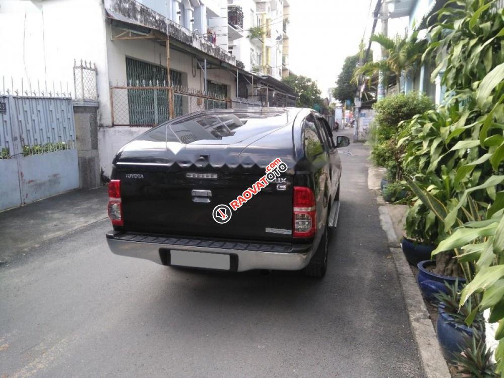 Cần bán lại xe Toyota Hilux đời 2013, màu đen, nhập khẩu số sàn, giá chỉ 405 triệu-3