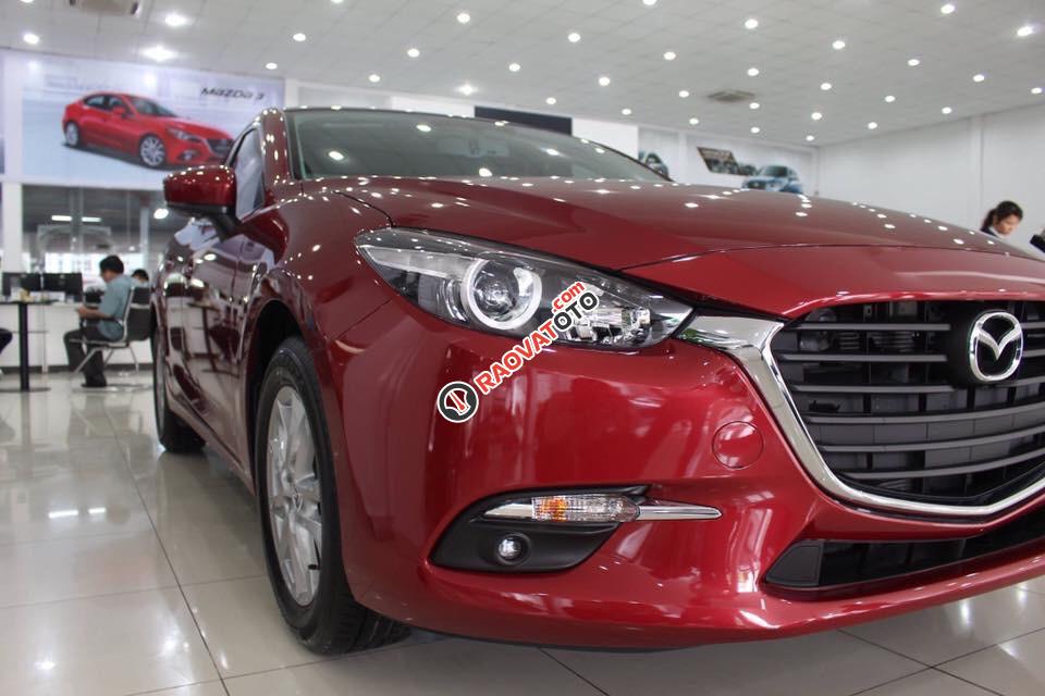 Bán xe Mazda 3 Facelift 2017 mới 100%, trả góp tới 85% lãi cực thấp, chỉ cần 189 triệu - L/h 0976834599-7