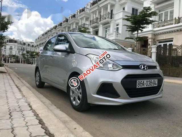 Cần bán gấp Hyundai Grand i10 1.0MT đời 2015, màu bạc-0