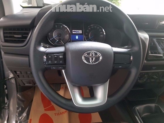 Bán xe Toyota Fortuner năm 2017, màu trắng, nhập khẩu-9