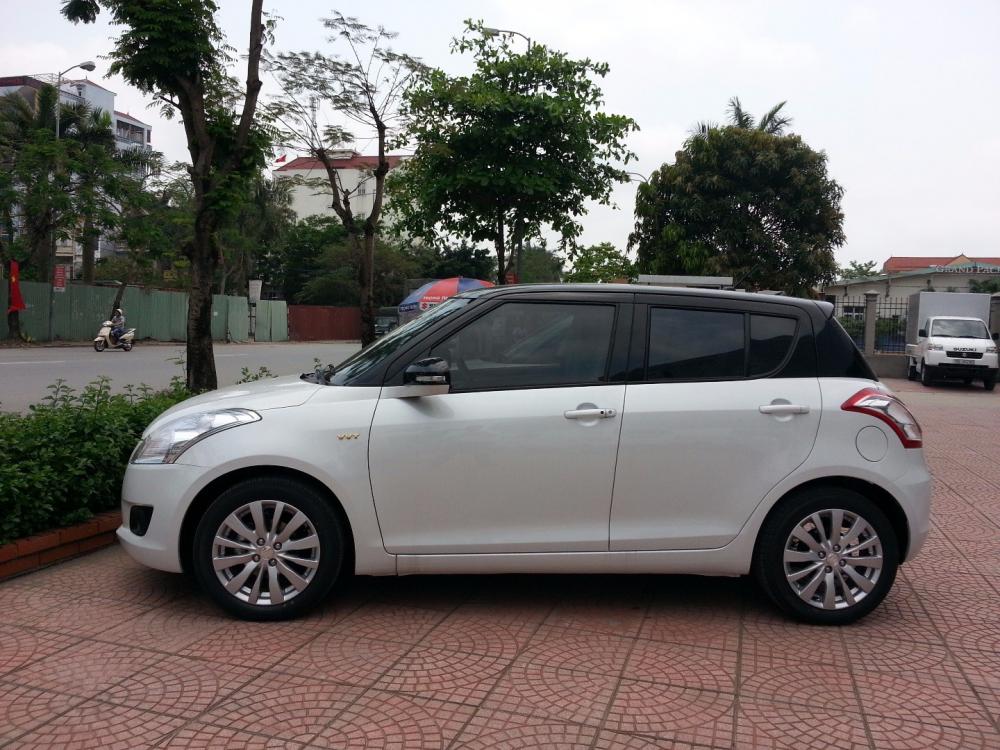 Bán ô tô Suzuki Swift đời 2017, màu trắng, nhập khẩu-2