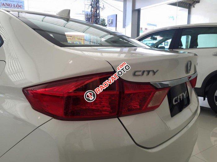 Cần bán Honda Civic đời 2017, màu trắng, nhập khẩu nguyên chiếc, giá chỉ 583 triệu-4