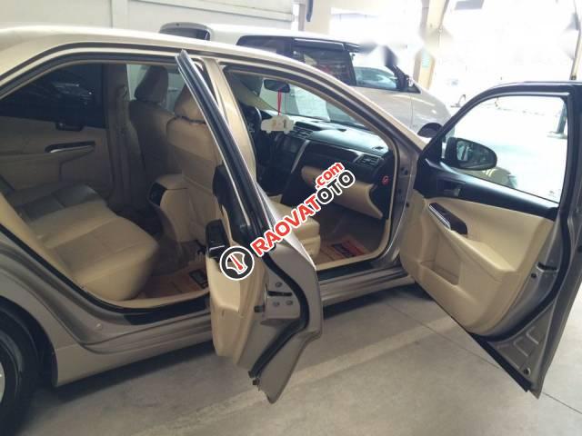 Cần bán gấp Toyota Camry 2.0E, đời 2013, giá cạnh tranh-1