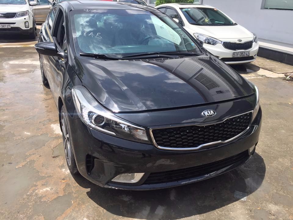 Bán Kia Cerato đời 2017, màu trắng, nhập khẩu, số sàn-15