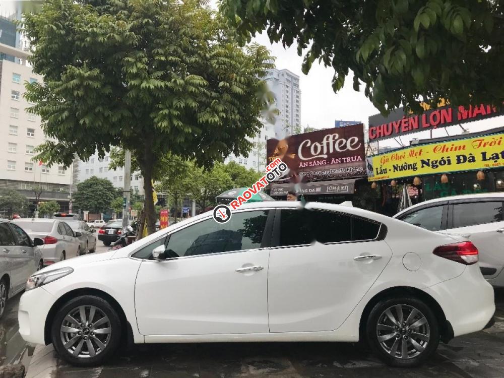 Cần bán gấp Kia Cerato 1.6 MT năm 2017, màu trắng-2