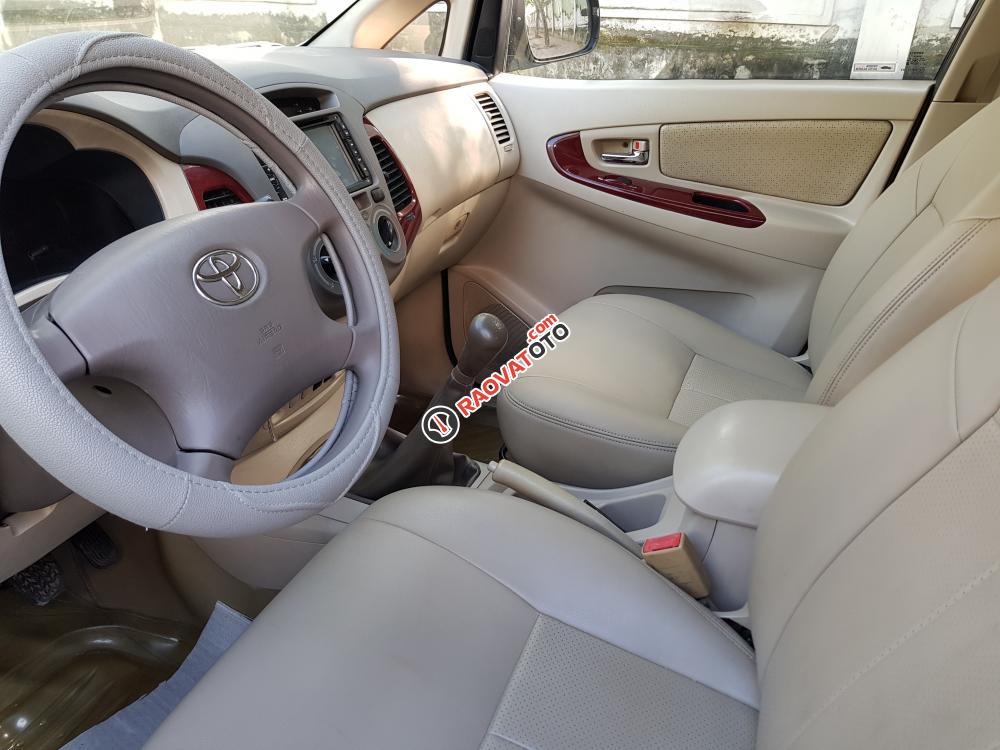 Bán xe Toyota Innova (G) đời 2006 MT, màu ghi-bạc, gia đình sử dụng zin 95%-10