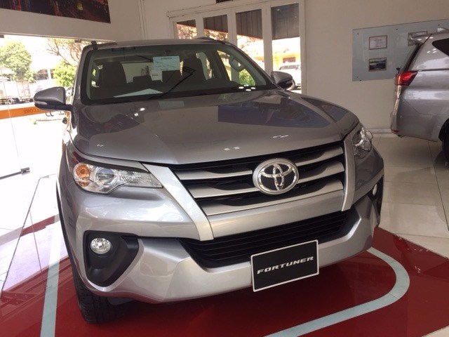 Cần bán xe Toyota Fortuner đời 2017, màu nâu, nhập khẩu -2