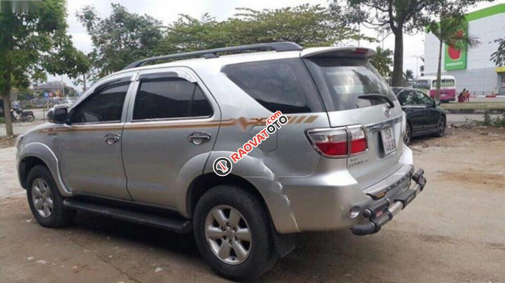 Bán xe Toyota Fortuner 2.7V 4x4 AT đời 2009, màu bạc số tự động-5