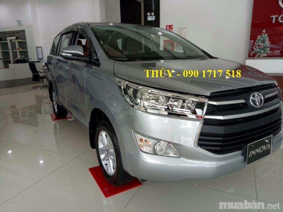 Cần bán xe Toyota Innova đời 2017, màu bạc, xe nhập-0