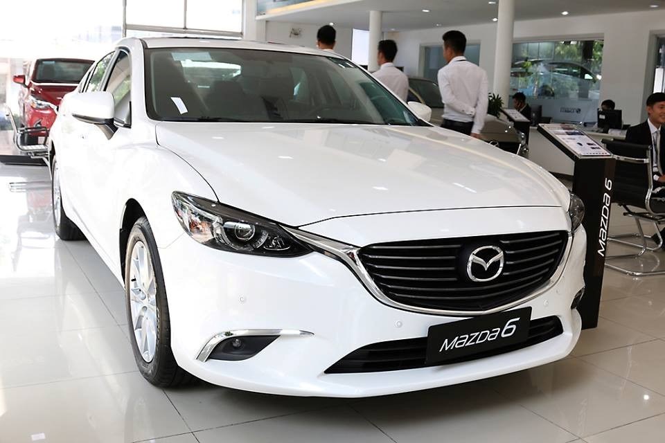 Cần bán xe Mazda 6 Facelift đời 2017, màu trắng, nhập khẩu-2