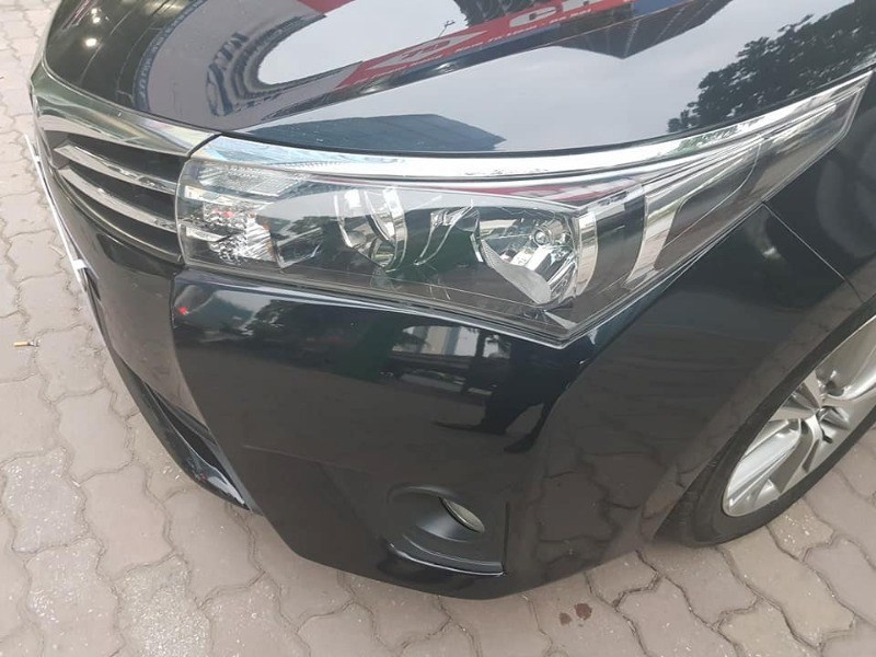 Cần bán lại xe Toyota Corolla altis 1.8 đời 2015, màu đen, xe nhập-7