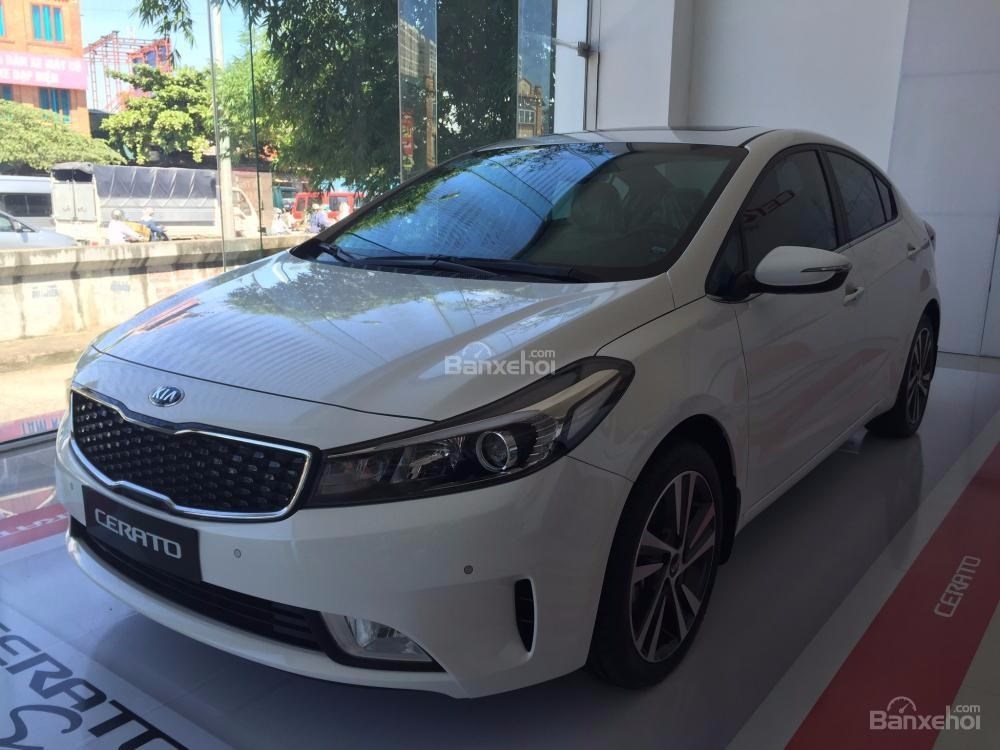 Bán xe Kia Cerato đời 2017, màu trắng, nhập khẩu  -4