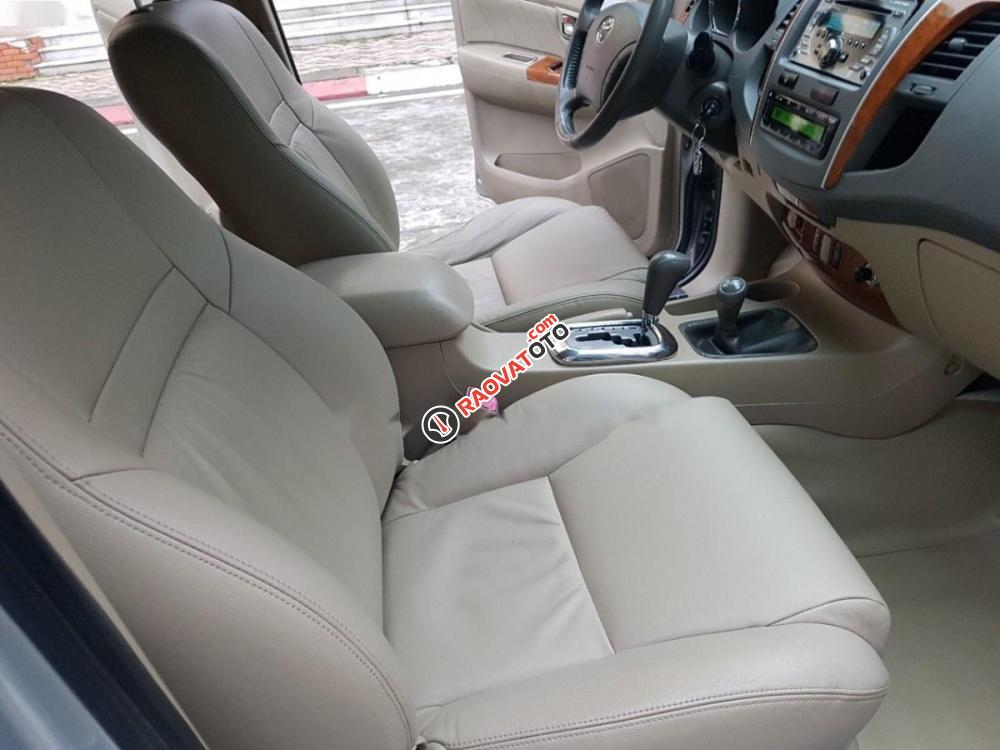 Bán Toyota Fortuner 2.7V 4x4 AT đời 2009, màu bạc như mới-6