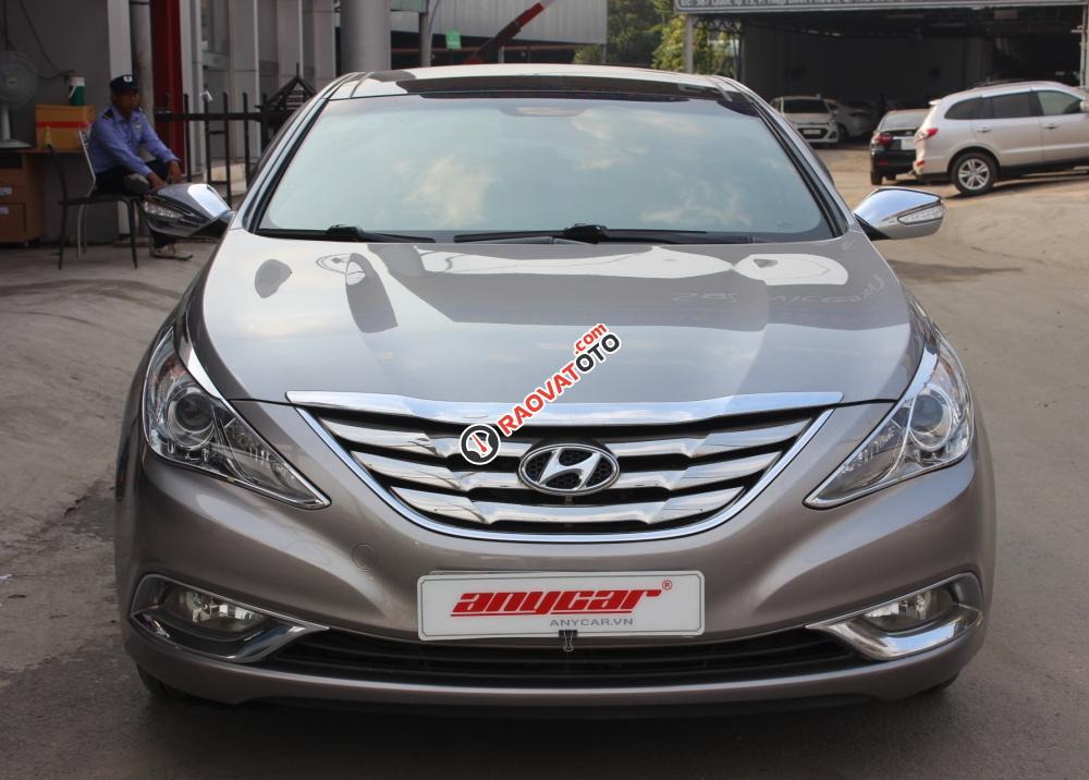 Bán Toyota Innova 2.0MT đời 2013, màu bạc, xe cực chất, bao test hãng-2