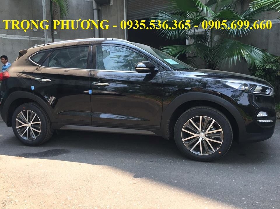 Bán Hyundai Tucson đời 2016, màu đen, xe nhập, 890tr-3