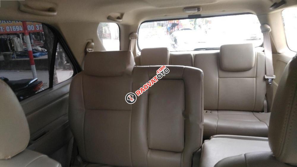 Cần bán gấp Toyota Fortuner 2.5G năm 2011, màu bạc, giá 650tr-5