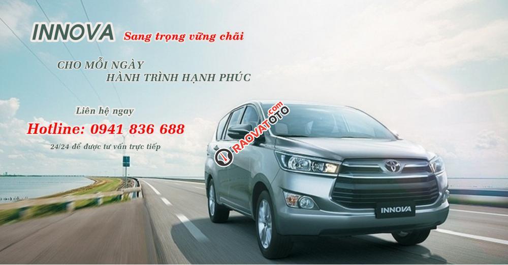 Toyota Hải Dương bán xe Innova 2.0E đời 2017 mới 100%. Bấm gọi: 0941 836 688-0