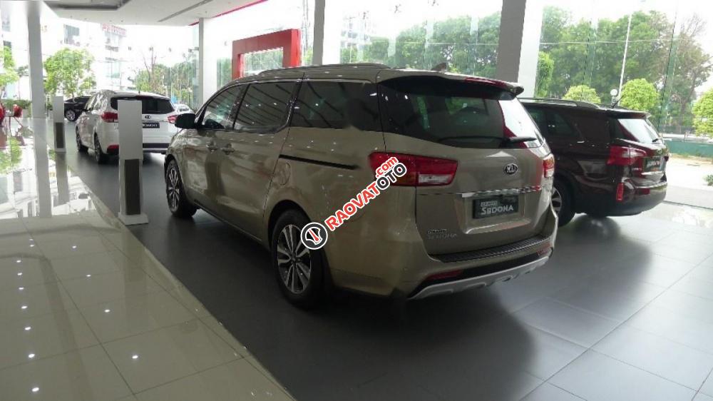 Cần bán xe Kia Sedona GATH năm 2017, màu ghi vàng -6