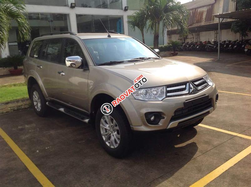 Mitsubishi Pajero Sport xe 7 chỗ màu vàng cát, rẻ nhất Đà Nẵng, hỗ trợ trả góp 90% - LH 0911477123-3